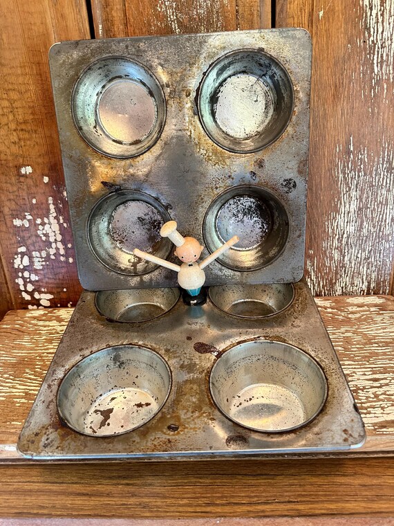 Large muffin tin hot sale