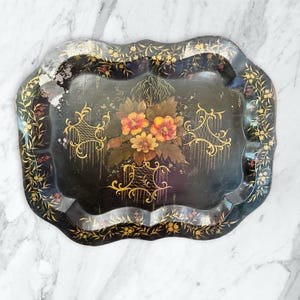Black metal tole serving tray,large buffet tray,hand painted flowers,floral,breakfast tray,29x22,shabby chic,Autumn colors,worn,ottoman