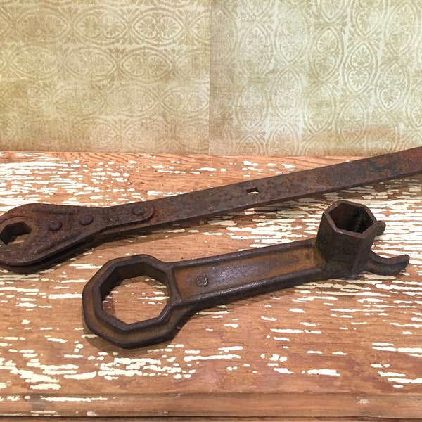 Antigua llave de tubo de metal mecánico oxidado, caja hexagonal, combo de extremo abierto, llaves vintage, juego de 2, llave de acero forjado,