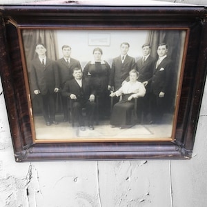 Gran retrato antiguo enmarcado, 25 x 21, rayas de tigre marrón, adornado, marco de madera de yeso, blanco y negro, sepia, década de 1900, pared de galería, retrato familiar