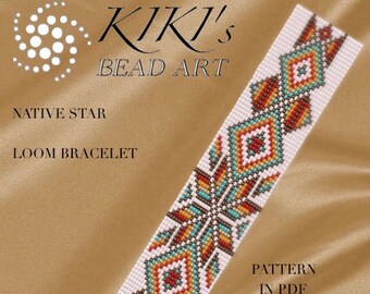 Könnte beinhalten: Ein weißes Webarmband mit einem indianischen Sternmuster in roten, orangen, gelben, blauen und braunen Perlen. Das Armband liegt auf einem goldenen Hintergrund mit dem Text "KIKI'S BEAD ART", "NATIVE STAR", "LOOM BRACELET" und "PATTERN IN PDF".