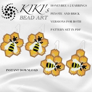 Könnte beinhalten: Ein Paar Perlenohrringe mit einem Bienenmotiv in Gelb, Schwarz und Weiß. Die Ohrringe sind in Peyote- und Ziegeltechnik gefertigt. Das Bild enthält den Text "KIKI's Bead Art" und "HONEYBEE 1-2 EARRINGS".