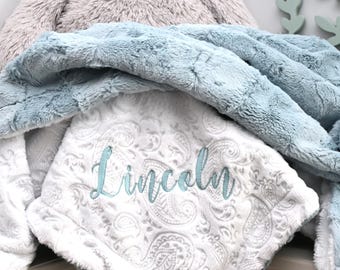 Robin's Egg Blue Personalized Minky Baby Blanket-Blue Girl Blanket-Personalized boy blue blanket-White blanket-Newborn-gift-Baby shower gift