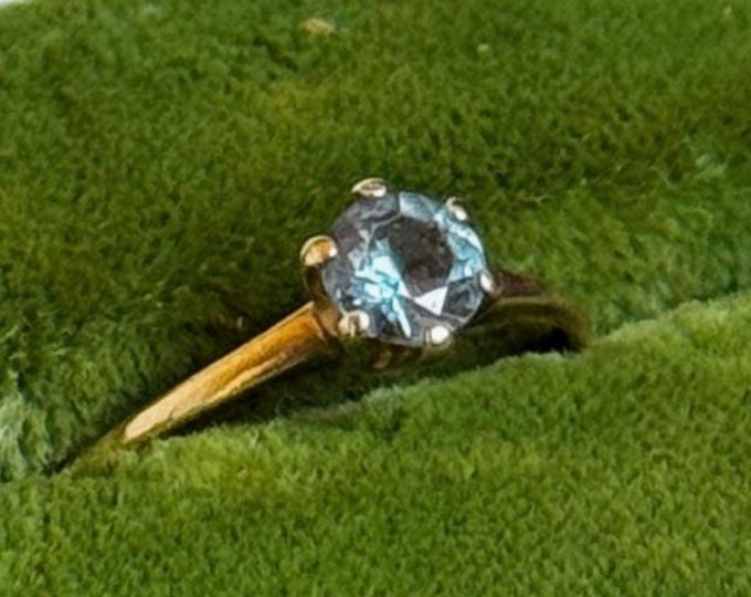 Vintage Gold Topaz Solitaire Ring