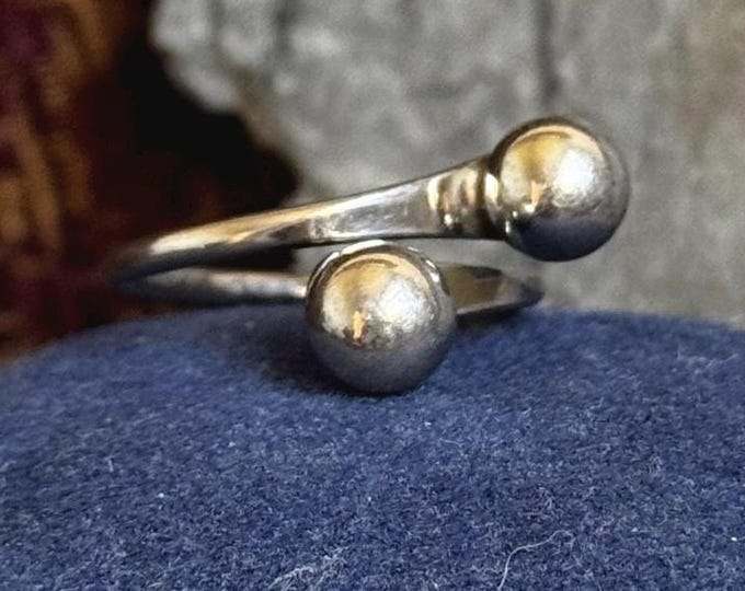Vintage Modernist Bypass Ring