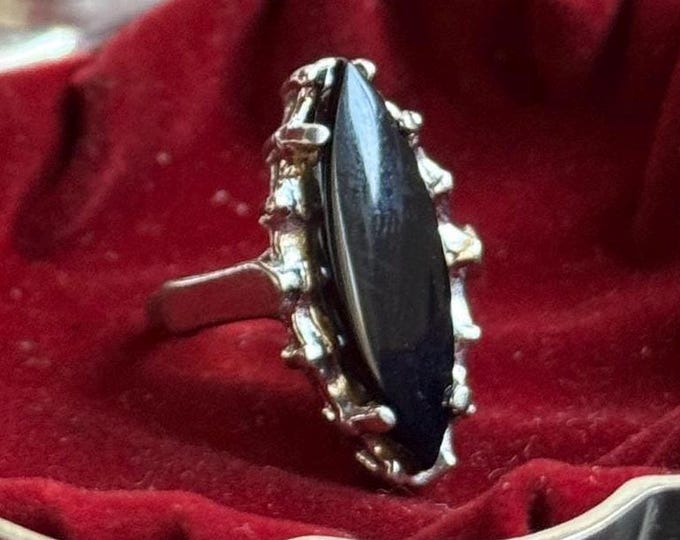 Vintage Uncas Mfg Co Black Navette Ring