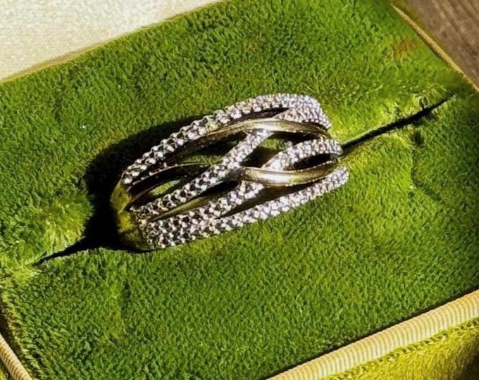 Vintage Diamond Waves Ring