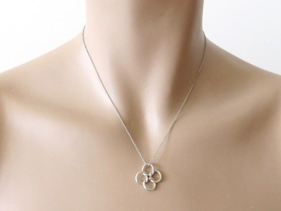 AMIREUX Simple Necklace for Women Dainty Four Leaf Clover Pendant Necklace  for Teen Girls Gold Plated Necklaces, Metal, Cubic Zirconia, : Amazon.ca:  Clothing, Shoes & Accessories