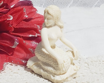 Sirena miniatura de resina