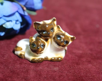 Figura miniatura de gatos siameses de cerámica