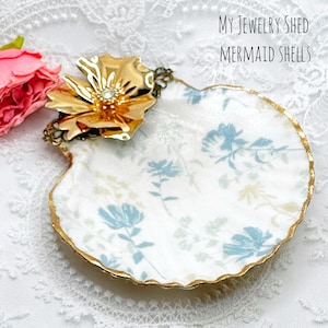 Blue Floral Embellished Clamshell Jewelry Dish, Decoupage Trinket Dish, Mermaid Dish, Beach Decor, Keepsake Gift, Coastal Wedding Gift