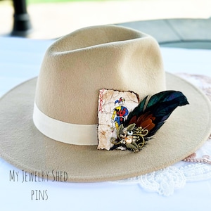 Feather Playing Card Hat clip, Hat Pin for Hatband, Hat Accessory, Western Cowboy Hat Brooch, Hat Jewelry, Lapel Pin, Cowboy Hat Pin