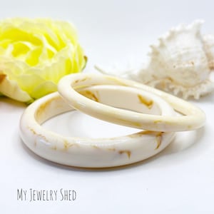 Creamy White Marbled Style Resin Bangle Bracelets, Boho Retro Jewelry, Minimalist Style, Faux Tortoise, Birthday Gift for Her, Set of 2