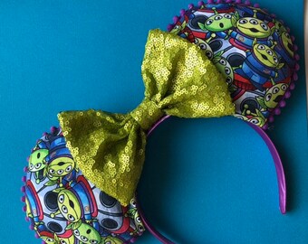Orecchie di Topolino ispirate alla Disney e raffiguranti l'alieno verde