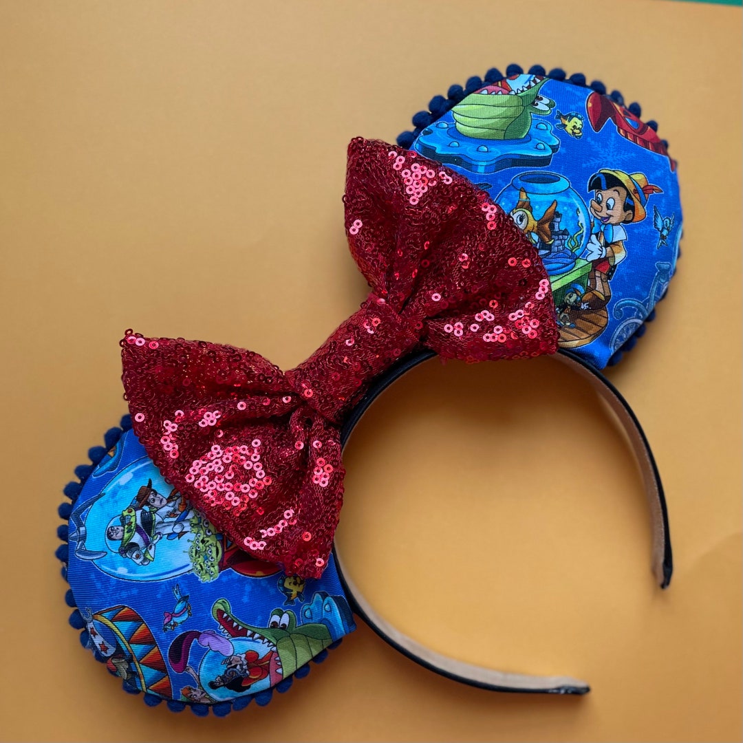 Snowglobe Disney-inspired Mickey Ears - Etsy display picture 3