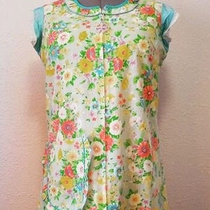 1960s Vintage Mid Century Cotton Green Floral Daisy Flower Power Apron Dress