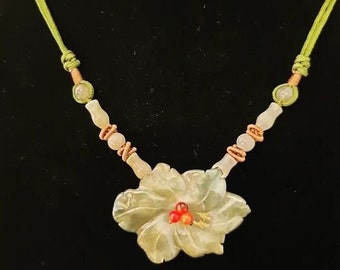 Collier en jade chinois des années 80