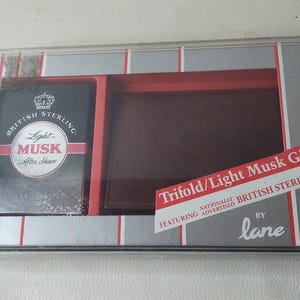 Loción para después del afeitado British Sterling Men Light Musk de 28 ml con estuche triple VINTAGE