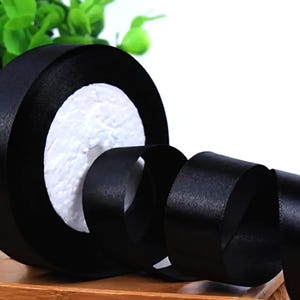 25 mm 2,5 cm Schwarzes Satinband, ganze Rolle, 22 Meter, versiegelte Kante