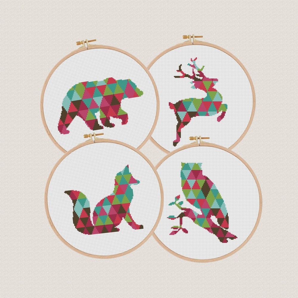 Геометрическая вышивка на футере схемы