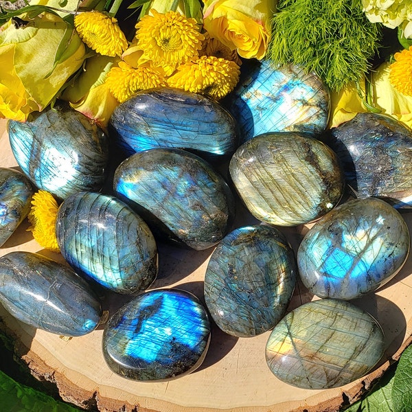 Labradorite // Labradorite Palm Stone // Polished Labradorite // Blue Flash Labradorite