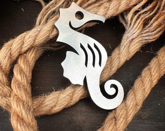 The Bitty SeaHorse - EDC-sleutelhanger multitool, flesopener, sleutelinstrument (staal, messing, koper of titanium)