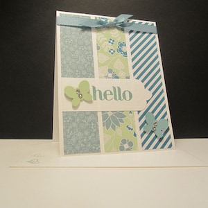 Hallo verziert Schmetterling Blüten Greeting Card mit Multifunktionsleiste und faux Strass.  Freundschaftskarte, nur weil die Karte, alle Gelegenheit Karte