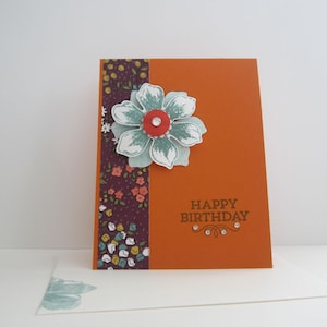 Felice compleanno Wildflower Greeting Card impreziosito da strass faux, die fiore reciso, mano timbrato con corrispondente busta