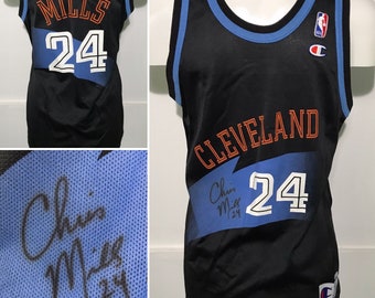 Vintage Signed Chris Mills Cleveland Cavs Jersey 40