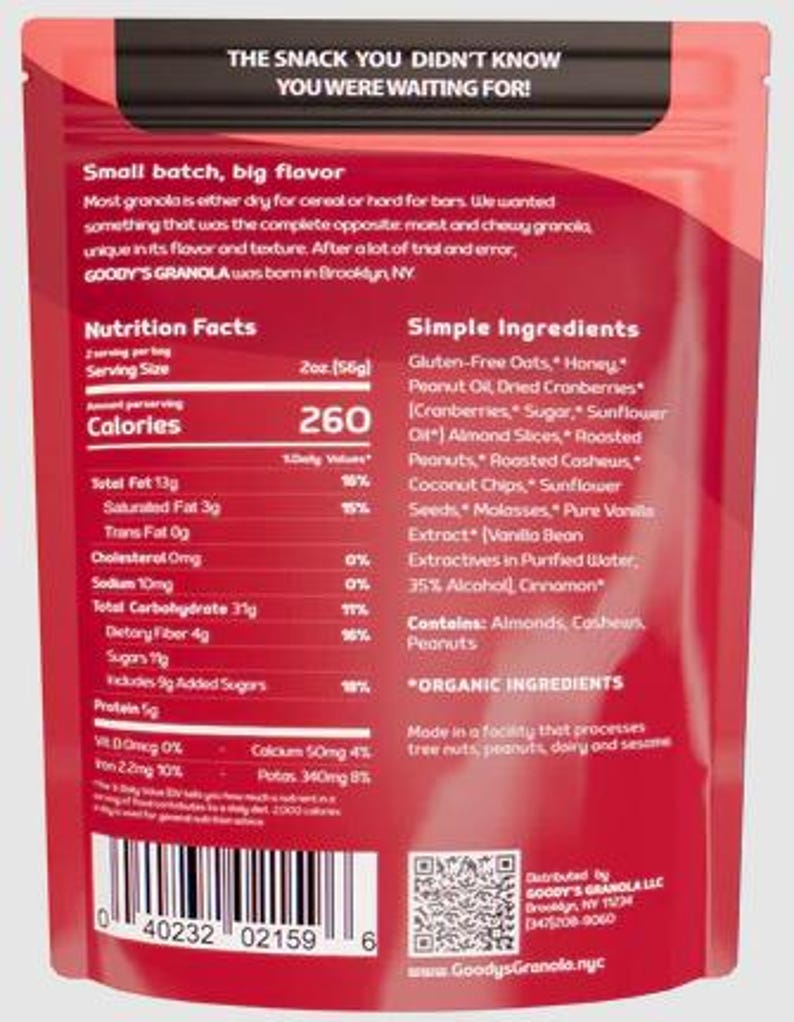 K&ouml;nnte beinhalten: Eine rot-schwarze Granola-T&uuml;te mit N&auml;hrwertangaben und Zutaten. Der Text lautet "THE SNACK YOU DIDN'T KNOW YOU WERE WAITING FOR!" und "GOODY'S GRANOLA." Die T&uuml;te enth&auml;lt 56g Granola mit 260 Kalorien pro Portion.