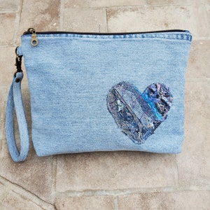 Heart Applique Denim Clutch with Box Bottom, Embroidered Upcycled Denim Clutch/Wristlet with Zipper, Upcycled Jeans Pouch, Casual Bag