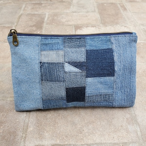 Organizer Pouch, Multifunction Denim Pouch, Upcycled Denim Pouch, Medium Recycled Patchwork Jeans Zippered Flat Pouch, Casual Bag