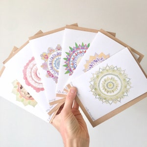 6 modèles ~ Cartes de mandala ~ « The Originals » ~ lot de 6 * ou * au singulier • 100 % papier recyclé ~ aquarelle originale ~ Illustration de Katie Moon