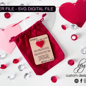 DIGITAL Benutzerdefinierte Tasche Umarmung Charme Token Tag Gedicht Notizkarte Valentinstag Liebe Romantik Unterstützung Geschenkdatei SVG Laser Design Glowforge Aura Aeon