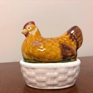 Vintage Pottery Hen on Nest Dish