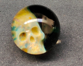 Classic fumed gold cream coloured skull handmade borosilicate glass marble.Dr Sawfish 2024.