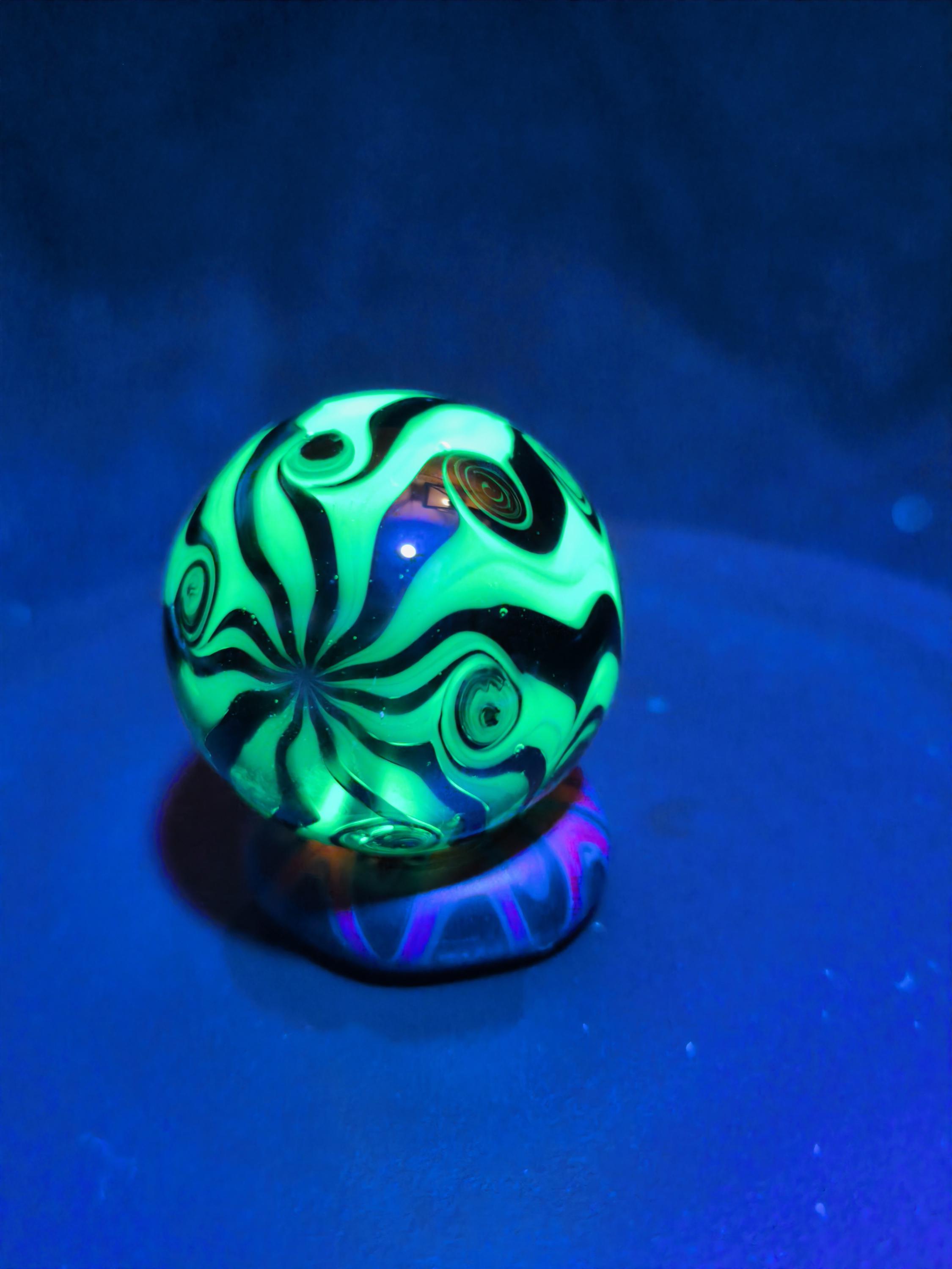 Uv Reactive Uranium Green 'dali' Handmade Borosilicate Glass