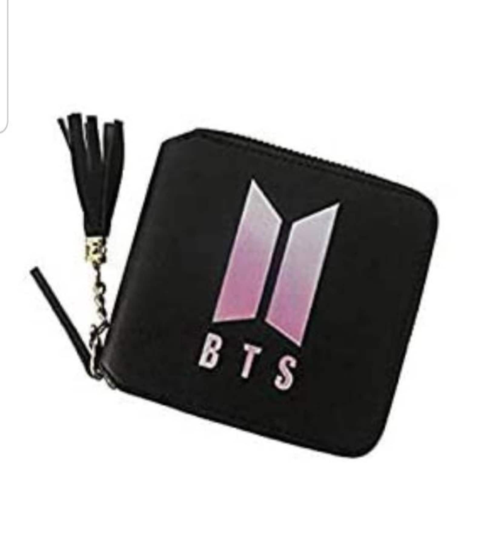 Сумочка бтс женская. Кошелек бтс. Be bts кошелёк. Портмоне bts. Be bts кошелёк.