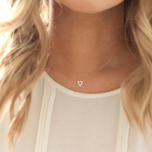 simple button necklace dainty layering coin Gold circle disc minimal everyday minimal bridesmaid jewelry gift for her Tiny dot Necklace