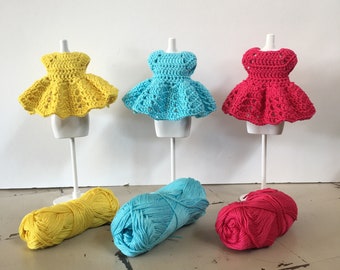 Gehaakt poppenkleertjespatroon, haakpatroon voor Amigurumi-pop, gehaakte tutorialjurken, gehaakte pop how to, outfitpop pdf