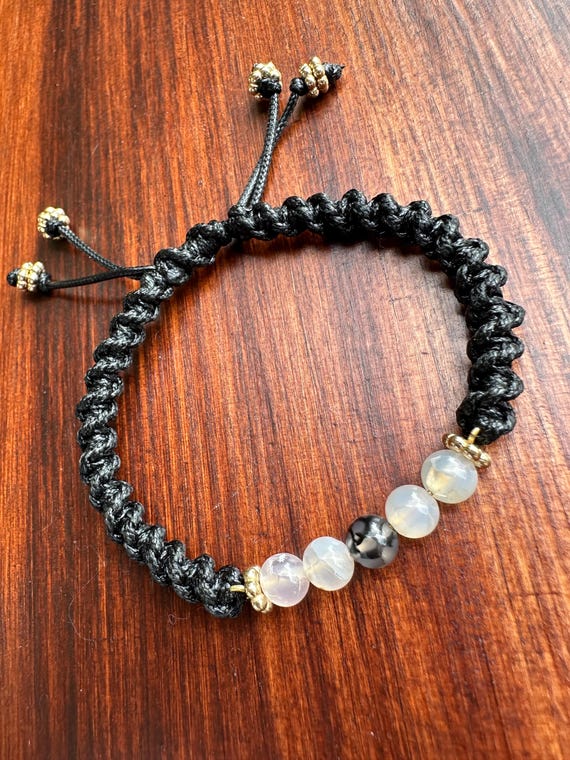 Crackle Agate and Gold Adjustable Bracelet