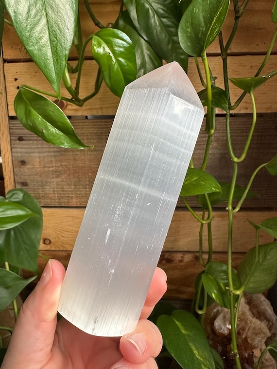 Selenite Tower / Oblisk