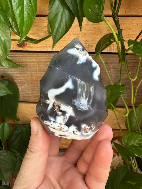 Orca Agate Polished Flame Carving