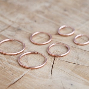 Roségouden hoepeloorbellen Minimalistische Sterling zilveren hoepels Roségoud 16 mm 20 mm 25 mm hoepels Roze gouden hoepel oorbellen 18k gouden hoepels afbeelding 1