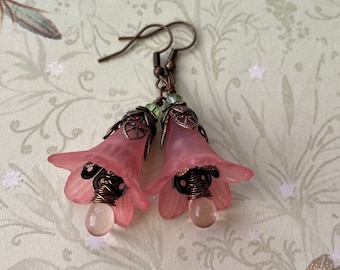 Flower Jewelry, Lucite Flower Earrings, Fairy Flower Earrings, Spring Gift for Her, Vintage Style Jewelry for Women, Victorian Style Earring