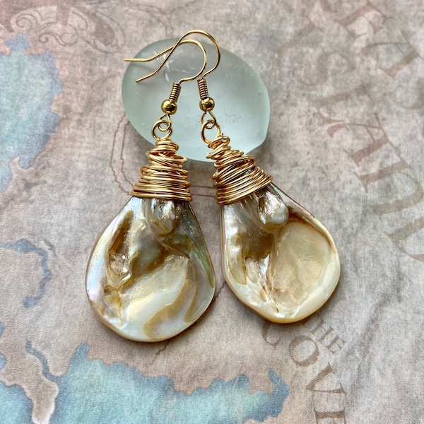 Beach Jewelry, Coastal Jewelry, Shell Jewelry for Women, Wire Wrap Shell Earrings, Ocean Lover Gift, Neutral Earrings, Beach Earrings