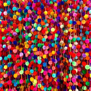 Pom pom Garland - Mexico Pompoms - Different Colors - Cinco de Mayo Decor - Colorful Pom pom - Fiesta Decor - Handmade Pom poms - Boho Decor