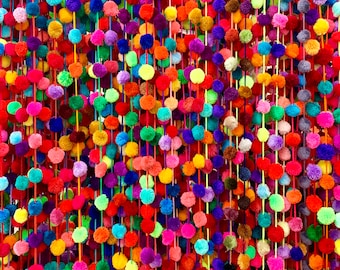 Pom pom Garland - Mexico Pompoms - Different Colors - Cinco de Mayo Decor - Colorful Pom pom - Fiesta Decor - Handmade Pom poms - Boho Decor