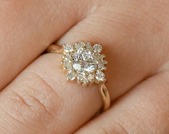 Flower Gold Engagement Ring || Multi Diamond Ring || Fine Diamond Jewelry