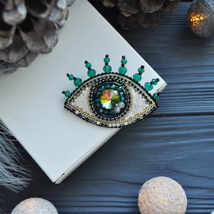 Eye brooch Evil eye jewellery Lips Brooch Gift for luck Amulet Talisman Embroidered Brooch Lips pin Red Beaded Brooch Beaded Eye brooch